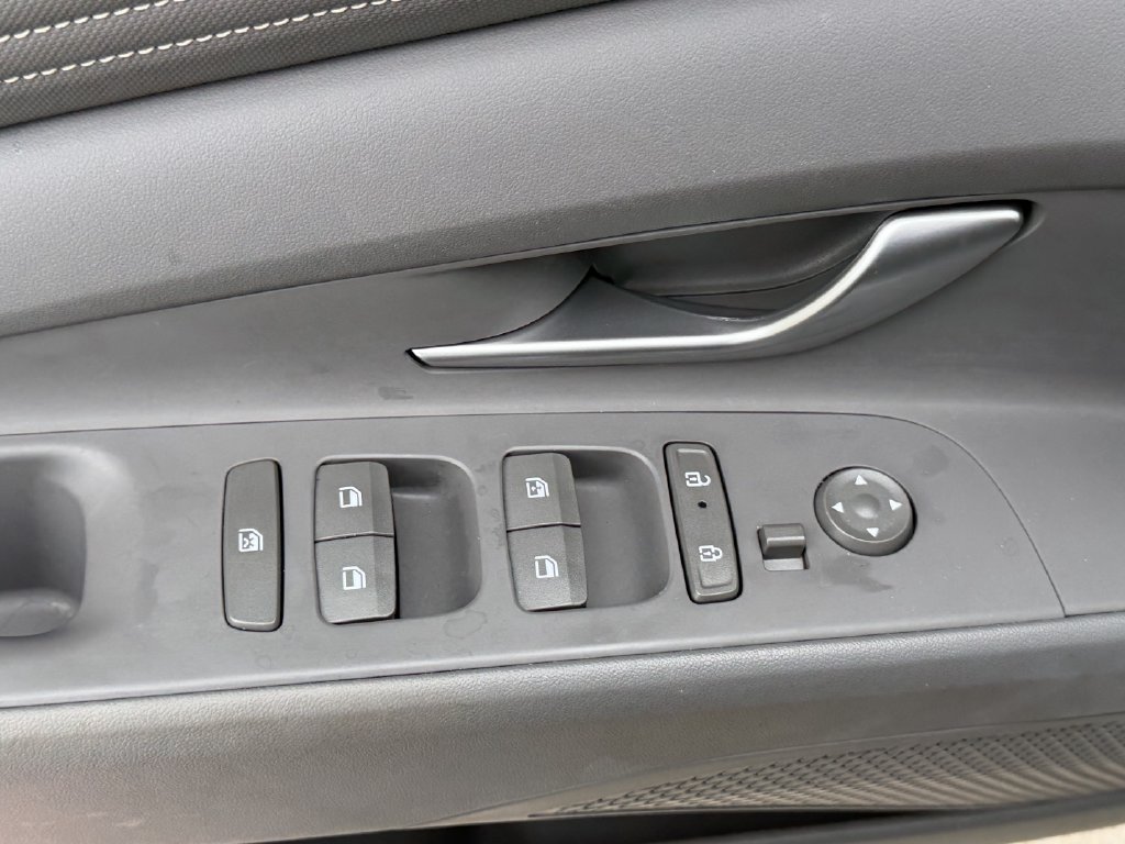 Used 2024 Hyundai Elantra SEL w/ Convenience Package FWD image 22