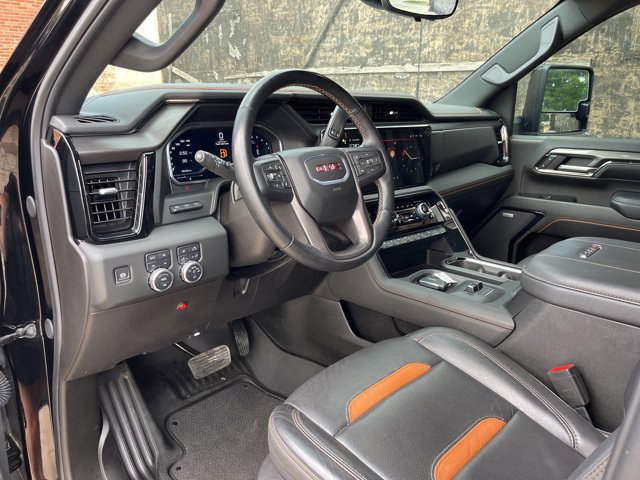 Used 2024 GMC Sierra 2500 AT4 w/ AT4 Premium Plus Package AWD/4WD image 18
