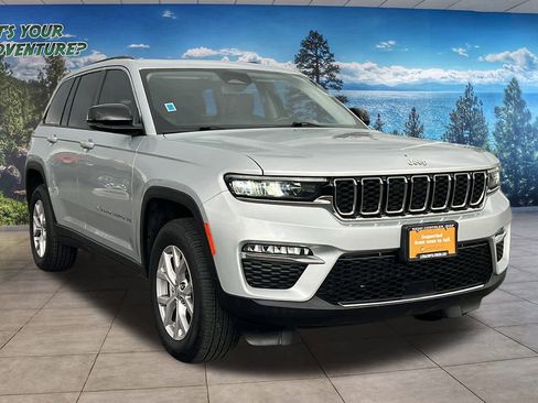 Certified 2022 Jeep Grand Cherokee Limited image 3