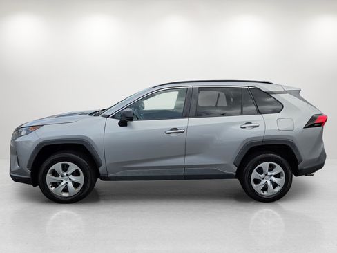 Used 2019 Toyota RAV4 LE FWD image 8