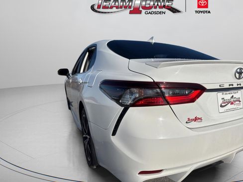 Used 2024 Toyota Camry SE image 8