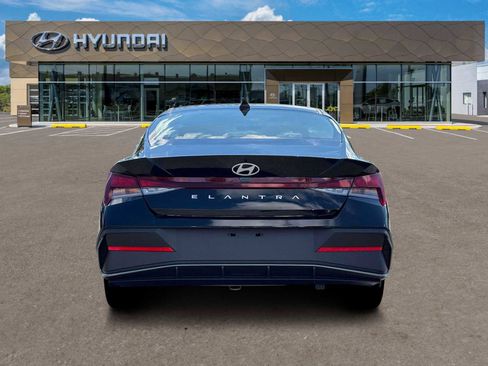 New 2026 Hyundai Elantra SE image 6