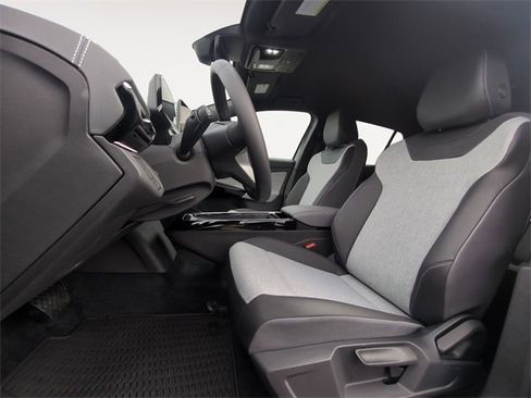 New 2025 Volkswagen ID.4 Pro image 9