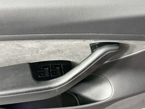 Used 2018 Tesla Model 3 Mid Range image 15