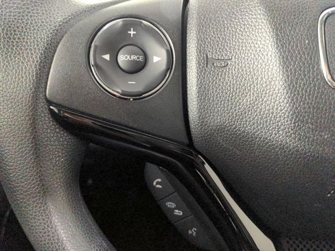 Used 2019 Honda HR-V LX image 41