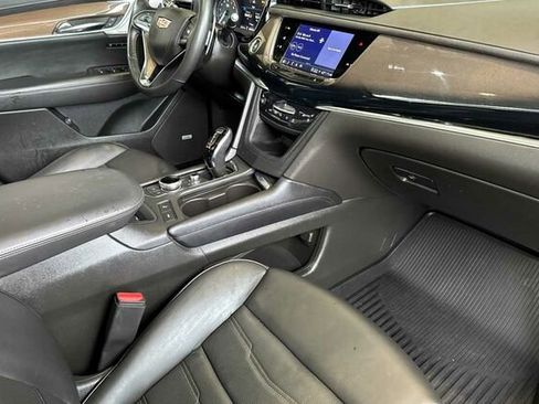 Certified 2024 Cadillac XT6 Sport w/ Platinum Package image 17