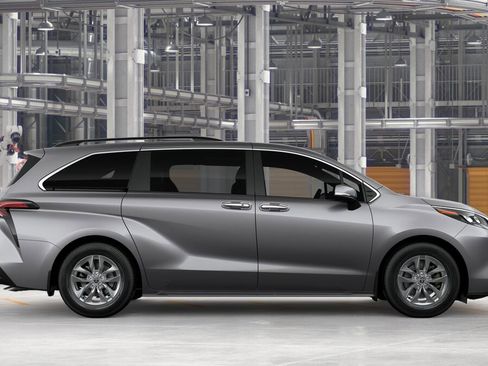 New 2026 Toyota Sienna XLE FWD image 12