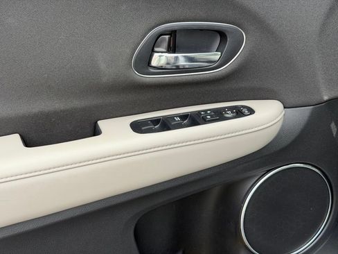 Used 2019 Honda HR-V EX image 19