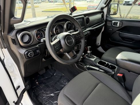 Used 2023 Jeep Wrangler Sport S image 11