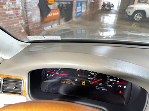 Used 2002 Lexus LS 430 image 40