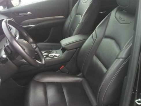 Used 2024 Cadillac XT4 Premium Luxury image 3