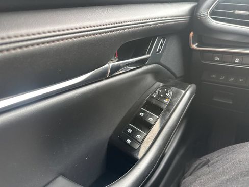 Used 2025 MAZDA MAZDA3 s FWD image 10