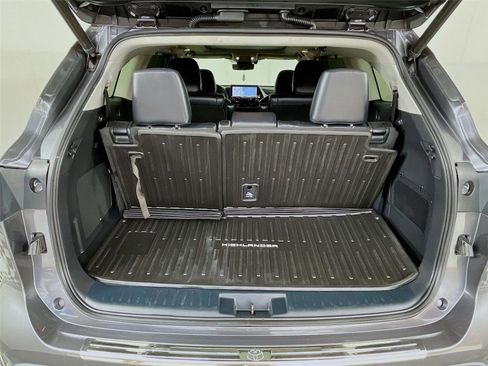 Used 2022 Toyota Highlander Platinum image 31