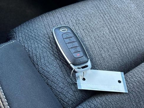 Used 2024 Nissan Rogue SV AWD/4WD image 26