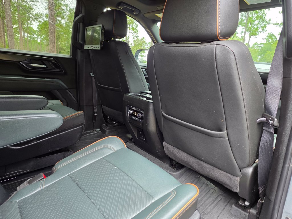 Used 2025 GMC Yukon AT4 AWD/4WD image 24