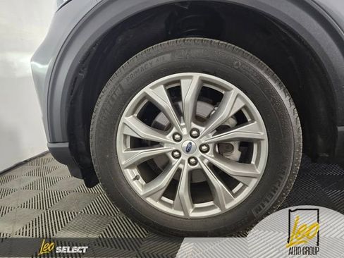 Used 2023 Ford Explorer XLT w/ Equipment Group 202A AWD/4WD image 22