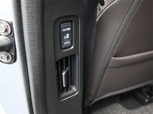 Certified 2023 Honda Odyssey EX-L image 2