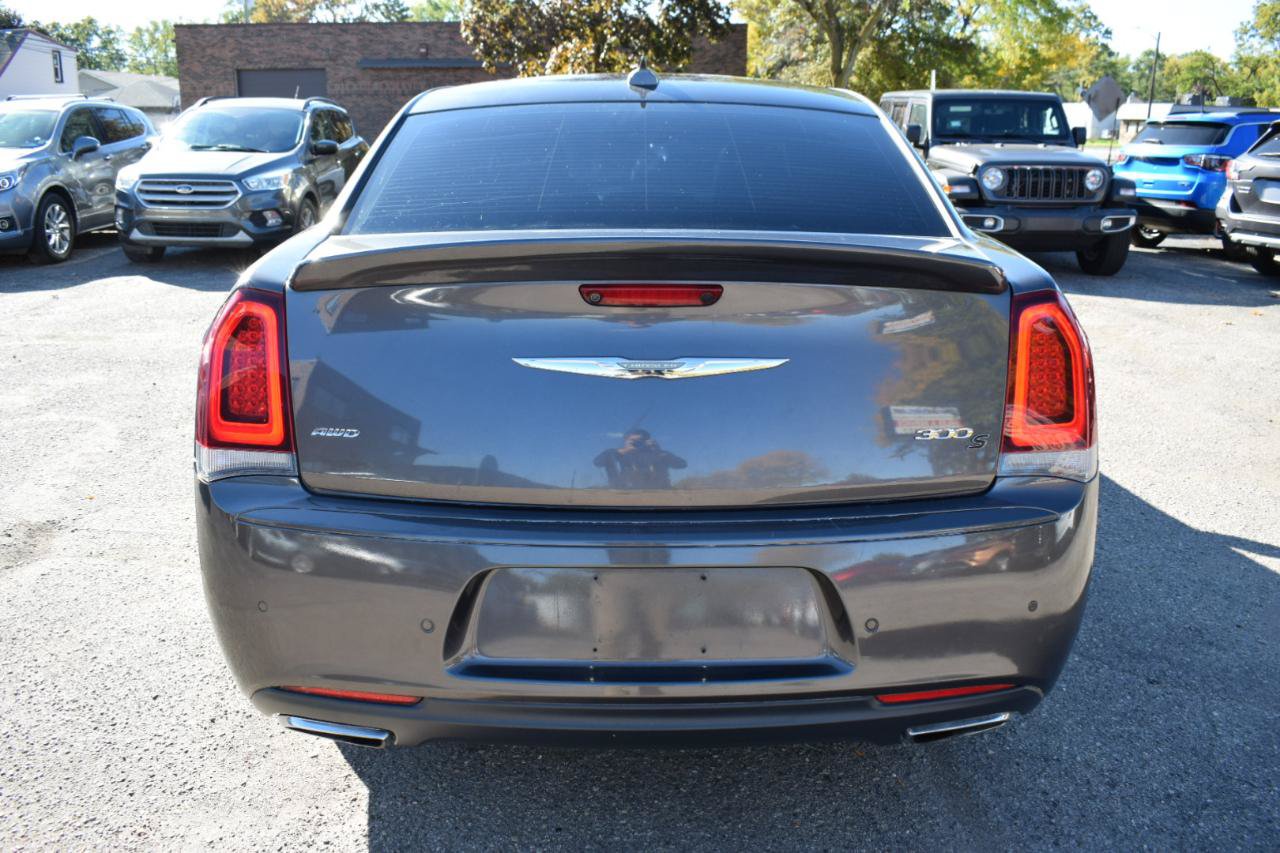 Used 2018 Chrysler 300 S w/ 300S Premium Group 2 AWD/4WD image 7
