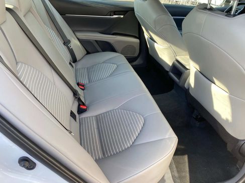 Used 2023 Toyota Camry SE image 18