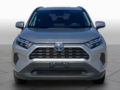 Used 2022 Toyota RAV4 XLE w/ Convenience Package AWD/4WD image 4