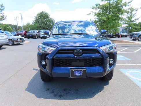 Used 2024 Toyota 4Runner SR5 Premium w/ Moonroof Package AWD/4WD image 2