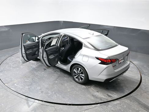 Used 2023 Nissan Versa SV image 57