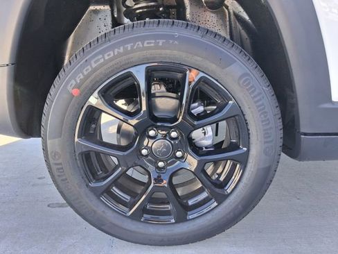 New 2026 Jeep Compass Latitude image 12