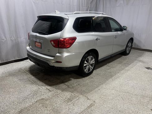 Used 2019 Nissan Pathfinder SL AWD/4WD image 8