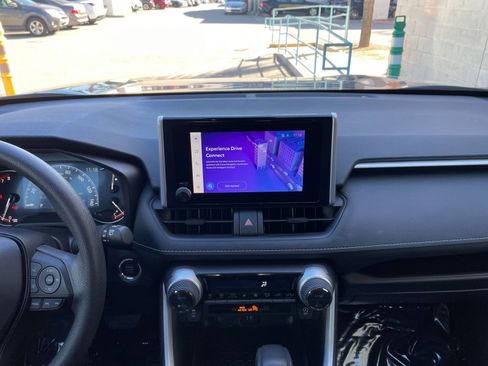 Used 2025 Toyota RAV4 XLE image 18