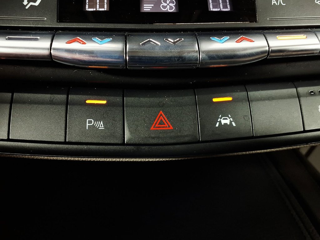 Used 2019 Cadillac XT4 Premium Luxury AWD/4WD image 21