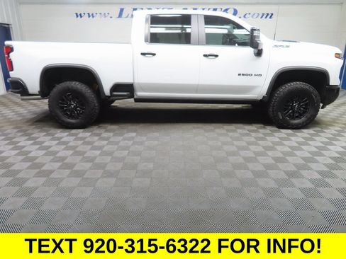 Used 2025 Chevrolet Silverado 2500 ZR2 w/ Technology Package AWD/4WD image 2