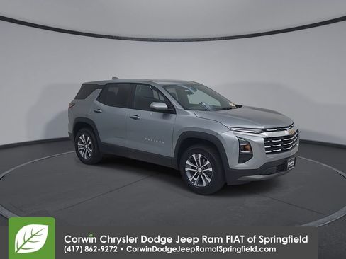 Used 2026 Chevrolet Equinox LT AWD/4WD image 3