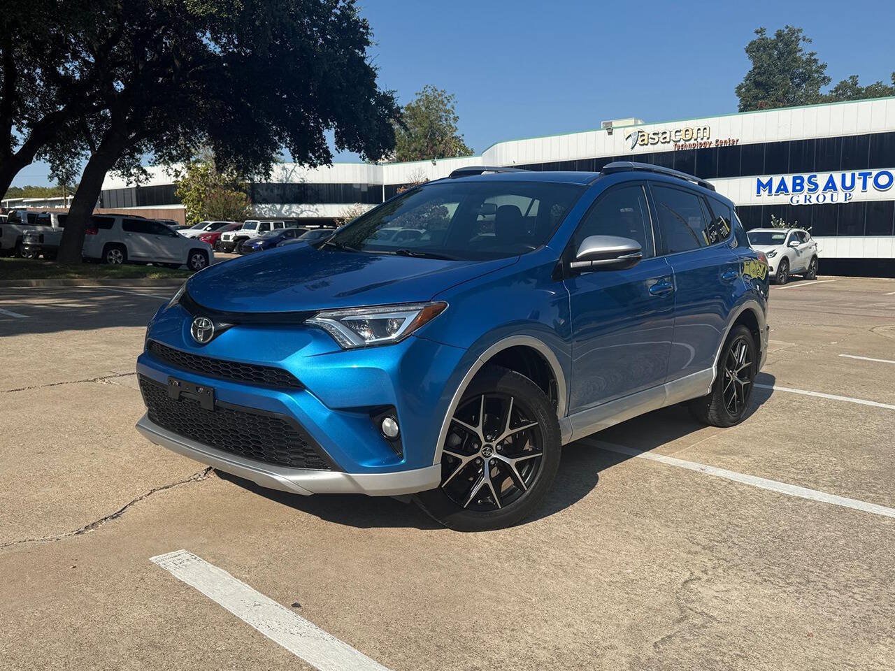 Used 2016 Toyota RAV4 SE FWD image 2