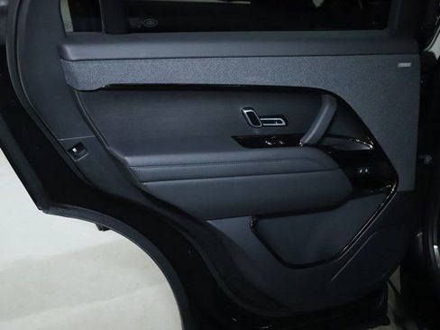 Certified 2025 Land Rover Range Rover Sport SE image 33