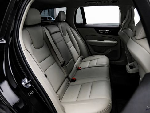 Used 2020 Volvo V60 T5 Momentum w/ Protection Package Premier image 66