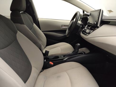 Used 2021 Toyota Corolla LE image 21
