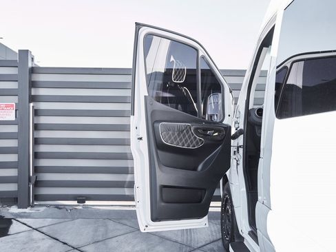 Used 2019 Mercedes-Benz Sprinter 144 image 31