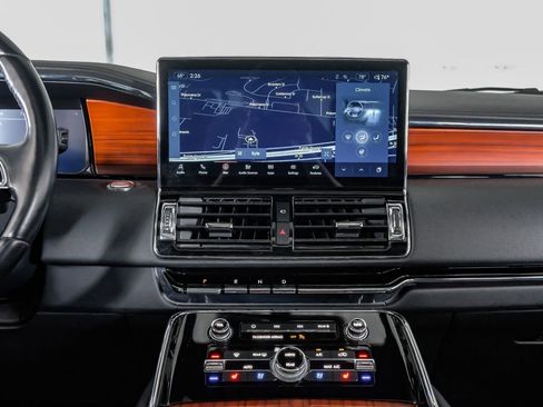 Used 2024 Lincoln Navigator Reserve image 25
