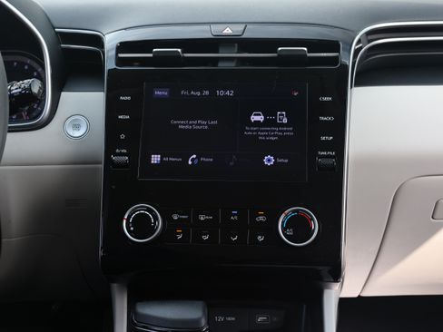 Used 2022 Hyundai Tucson SEL FWD image 8