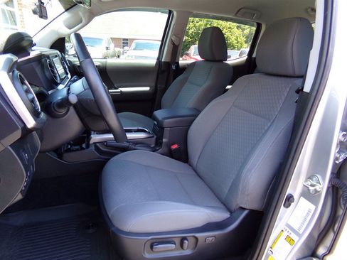 Used 2021 Toyota Tacoma SR5 AWD/4WD image 27