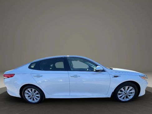 Used 2017 Kia Optima EX FWD image 4