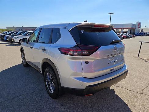 Used 2024 Nissan Rogue S image 3