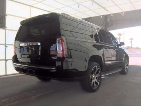 Used 2015 GMC Yukon XL Denali w/ Touring Package AWD/4WD image 4