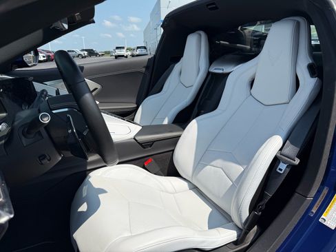 Used 2025 Chevrolet Corvette Stingray Preferred Cpe w/ Chrome Exterior Badge Package RWD image 28
