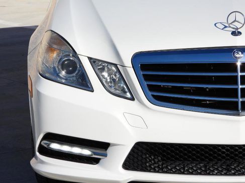Used 2013 Mercedes-Benz E 350 Luxury image 24