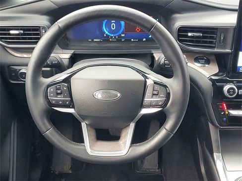 Certified 2022 Ford Explorer Platinum w/ Equipment Group 601A image 30