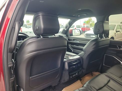 Used 2022 Jeep Wagoneer Series II RWD image 13