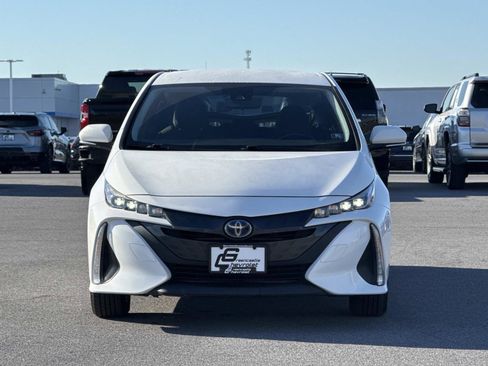 Used 2021 Toyota Prius Prime Limited image 27