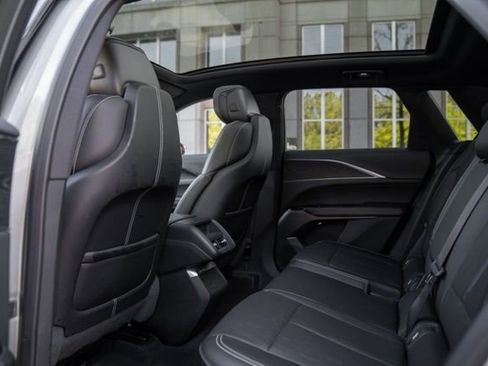 Used 2024 Cadillac Lyriq Luxury RWD image 45