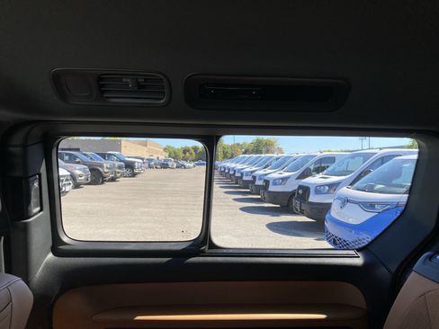 New 2025 Volkswagen ID. Buzz Pro S image 28